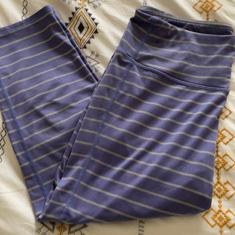 Athleta Chaturanga lilac striped crop leggings